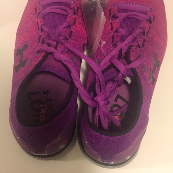 Women’s Under Armour shoes!!! - Picture 6 of 7